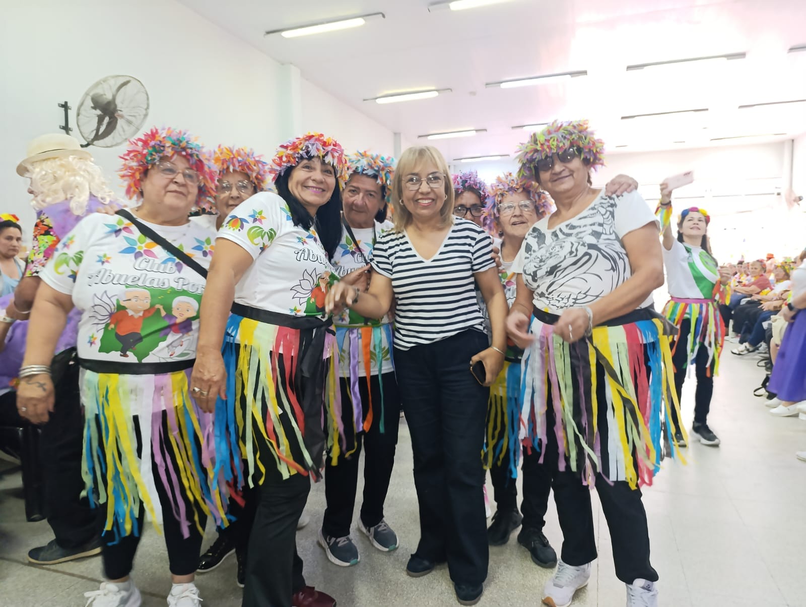 Adultos mayores celebraron la llegada de la primavera en la Casa ...
