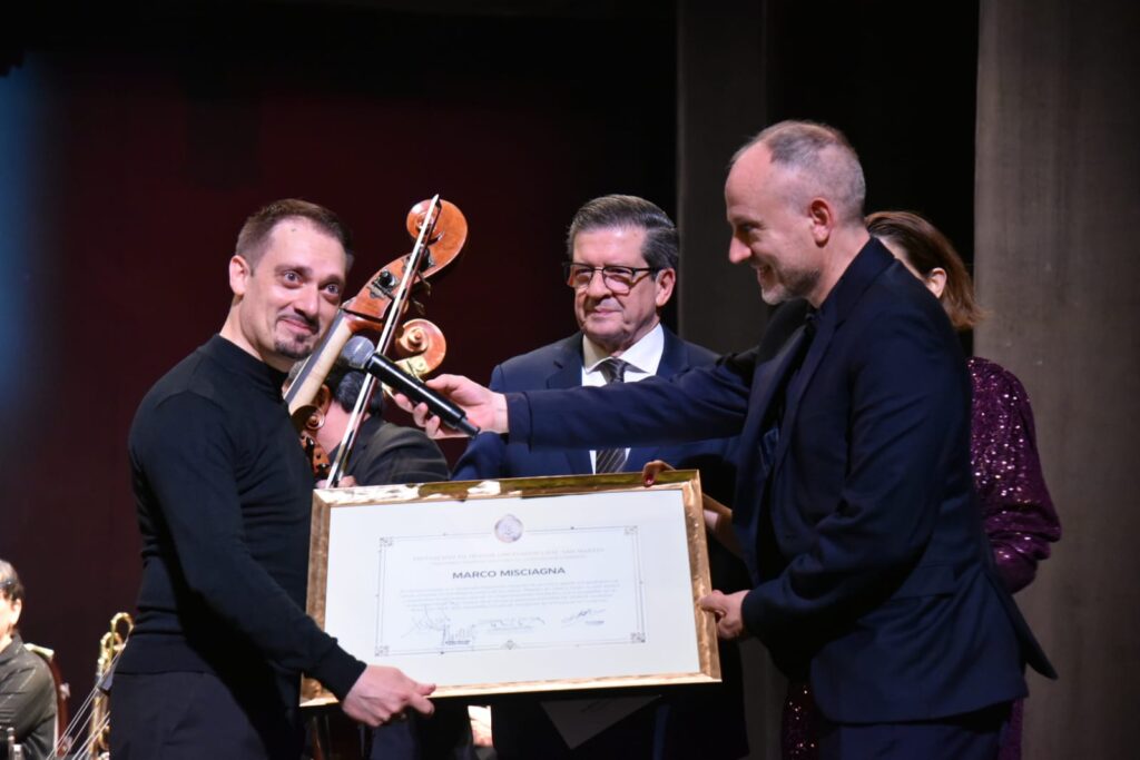Público en el Teatro Vera