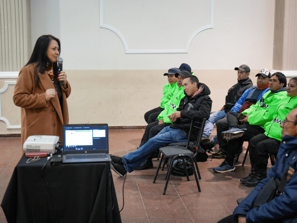 40 agentes de la Guardia Urbana se capacitan para mejorar la atención en la vía pública