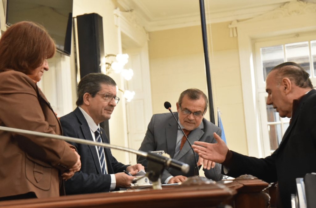 El Senado de Corrientes puso la lupa en un conflicto con Paraguay en la Isla Apipé
