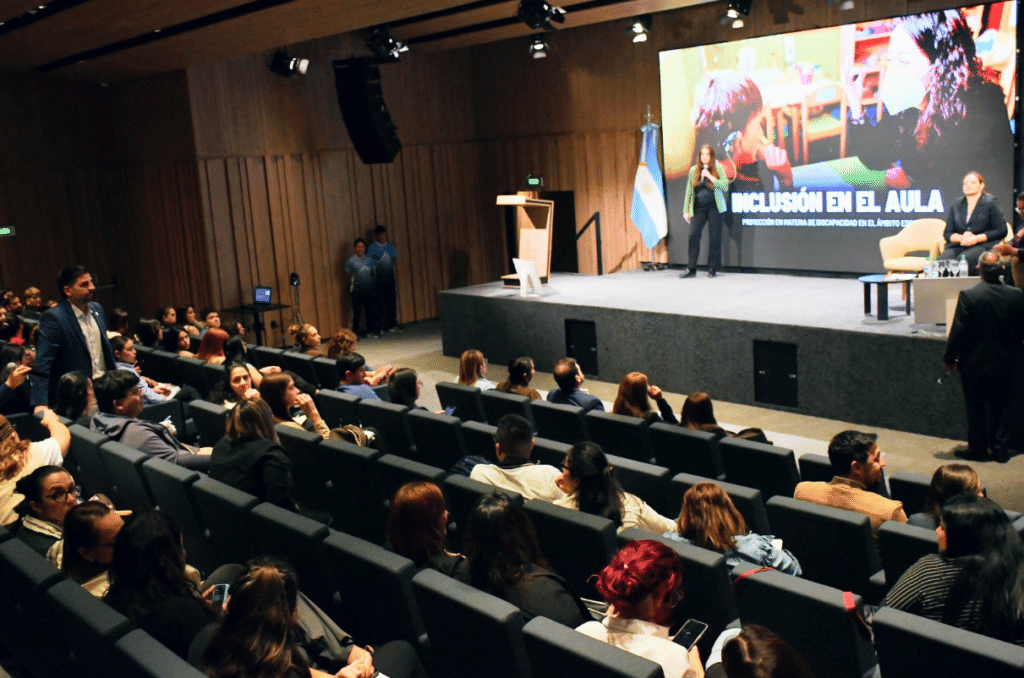 La Ley Lucio llegó a las aulas de Corrientes: el rol que ahora tendrán los docentes